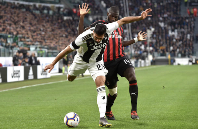 Juventus 2-1 AC Milan: Bà đầm già một tay cầm cúp vô địch